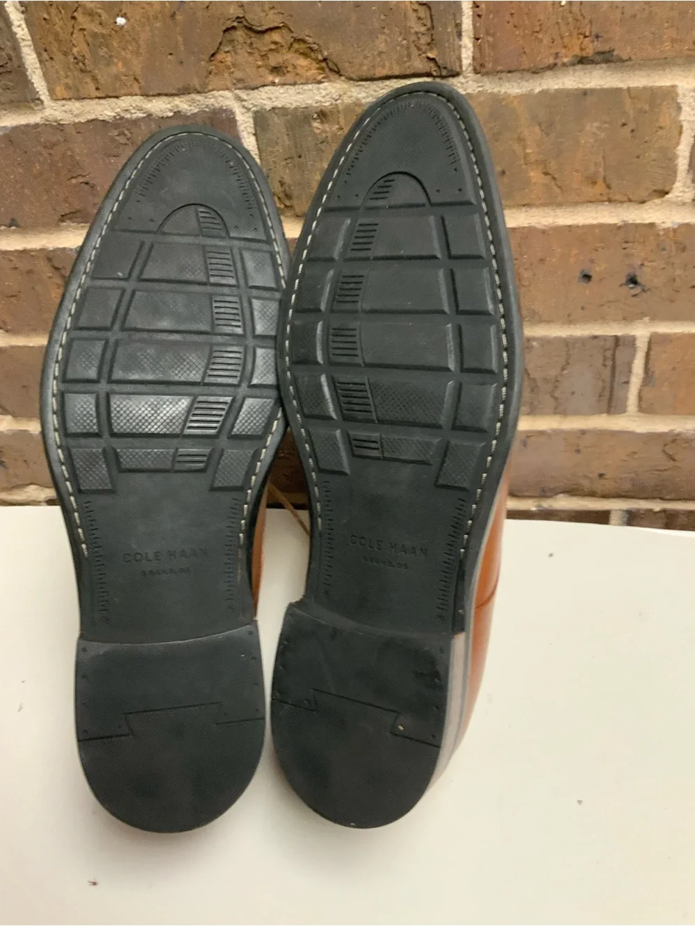 Men's Tan Leather Derby Dress Shoes - Sleek Cap-Toe Style